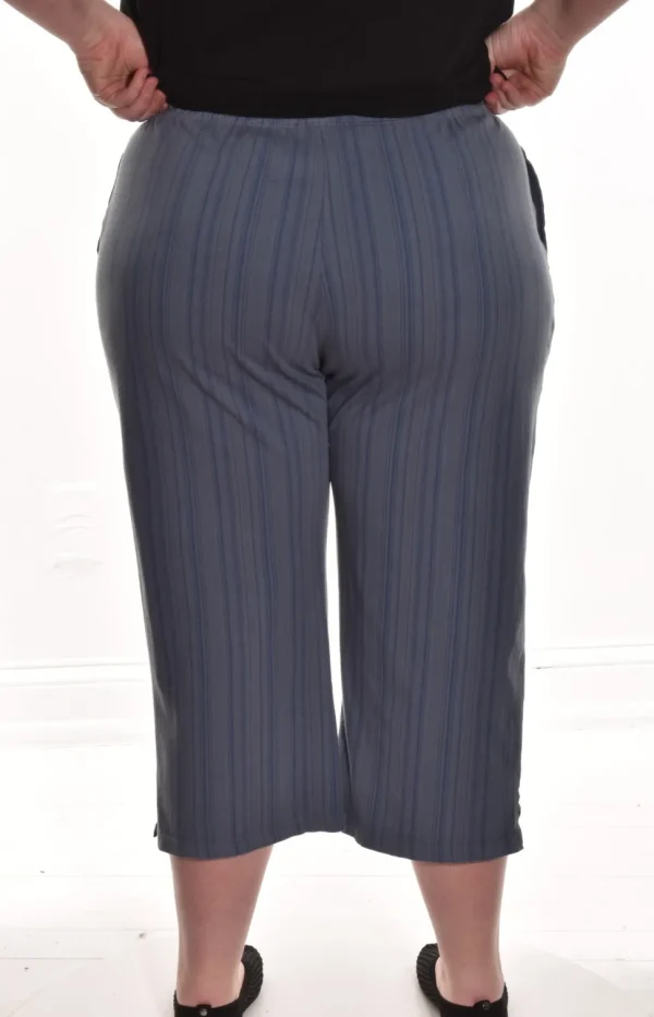 Cotton Lani. Striped Capri.