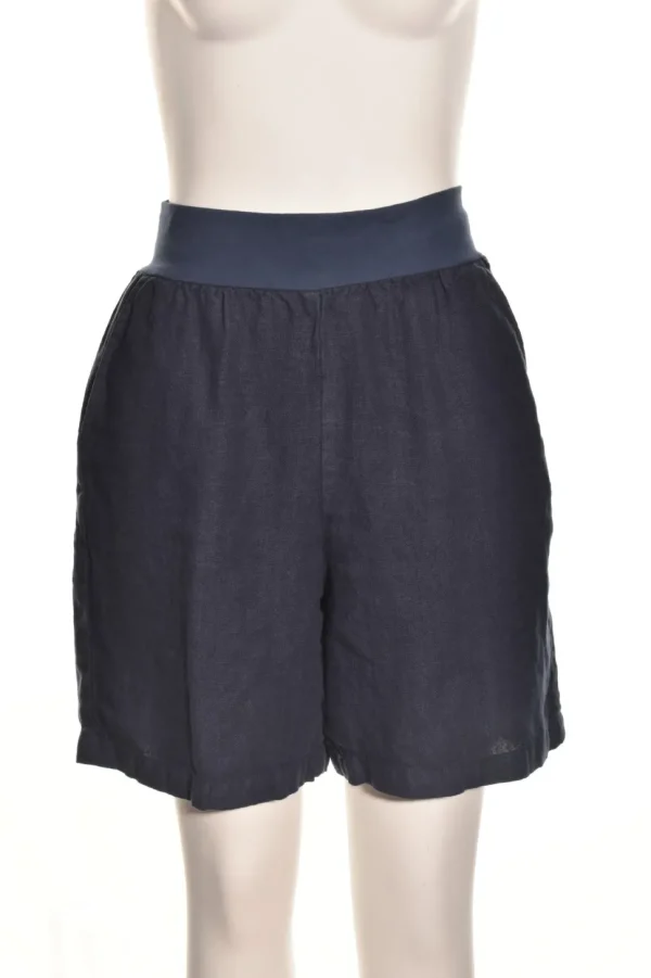 Cut Loose. Solid Linen Walking short.