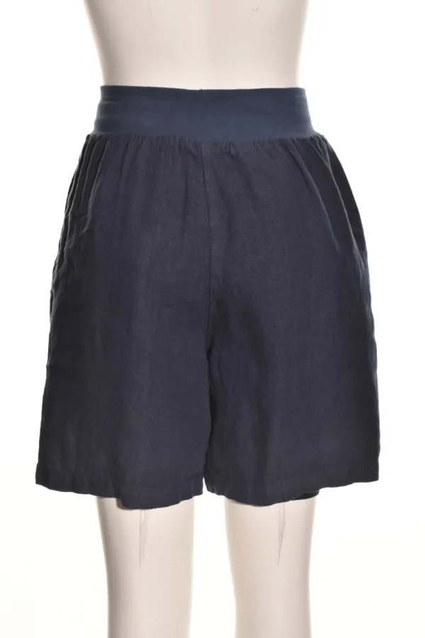Cut Loose. Solid Linen Walking short.