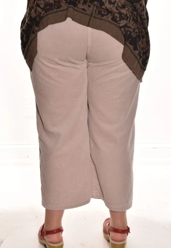 Cut Loose. The Easy Crop In Luxury Corduroy.