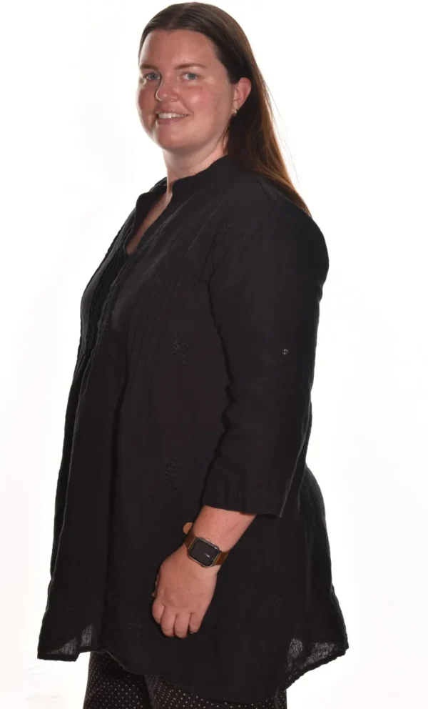 Lea. Embroidered Pintuck Tunic In Medium Weight Linen.
