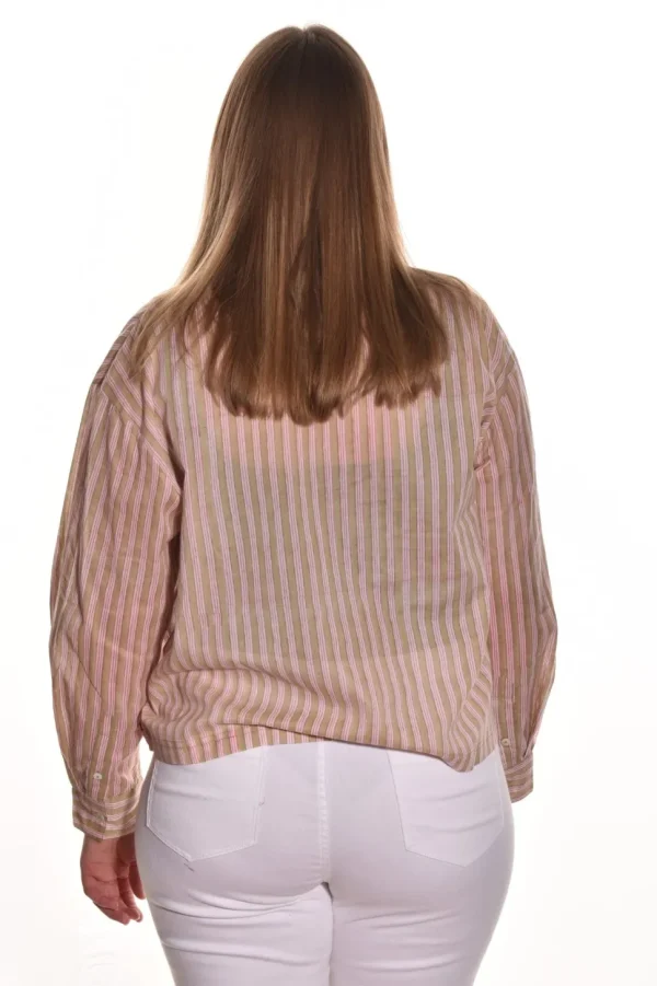 Lea. One Size Boxy Button Top.
