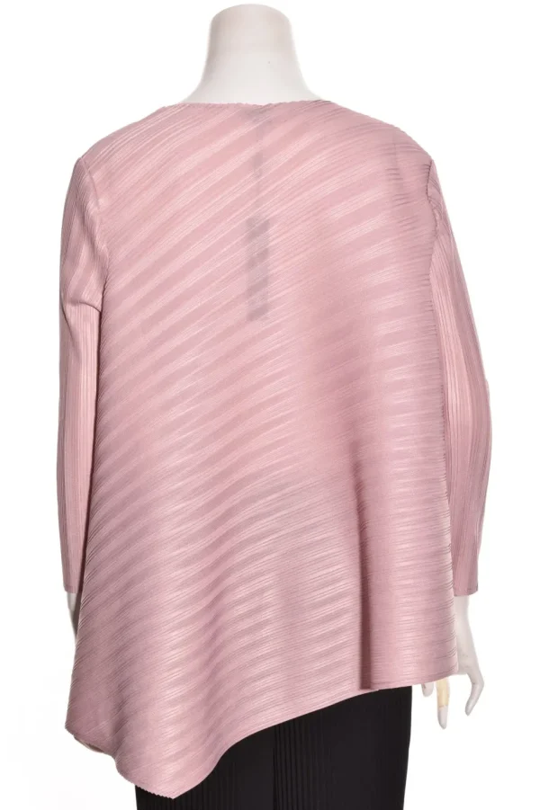 Vanite Couture. Angled Three Quarter Sleeve Scoopneck Top.